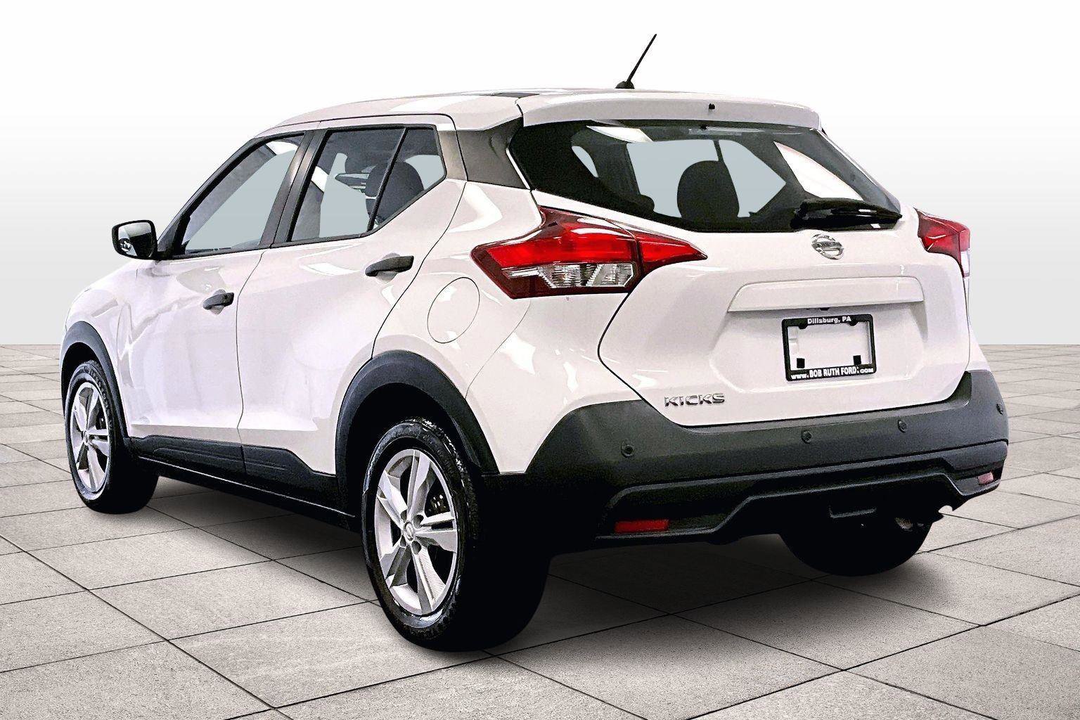 Used 2020 Nissan Kicks S image 10