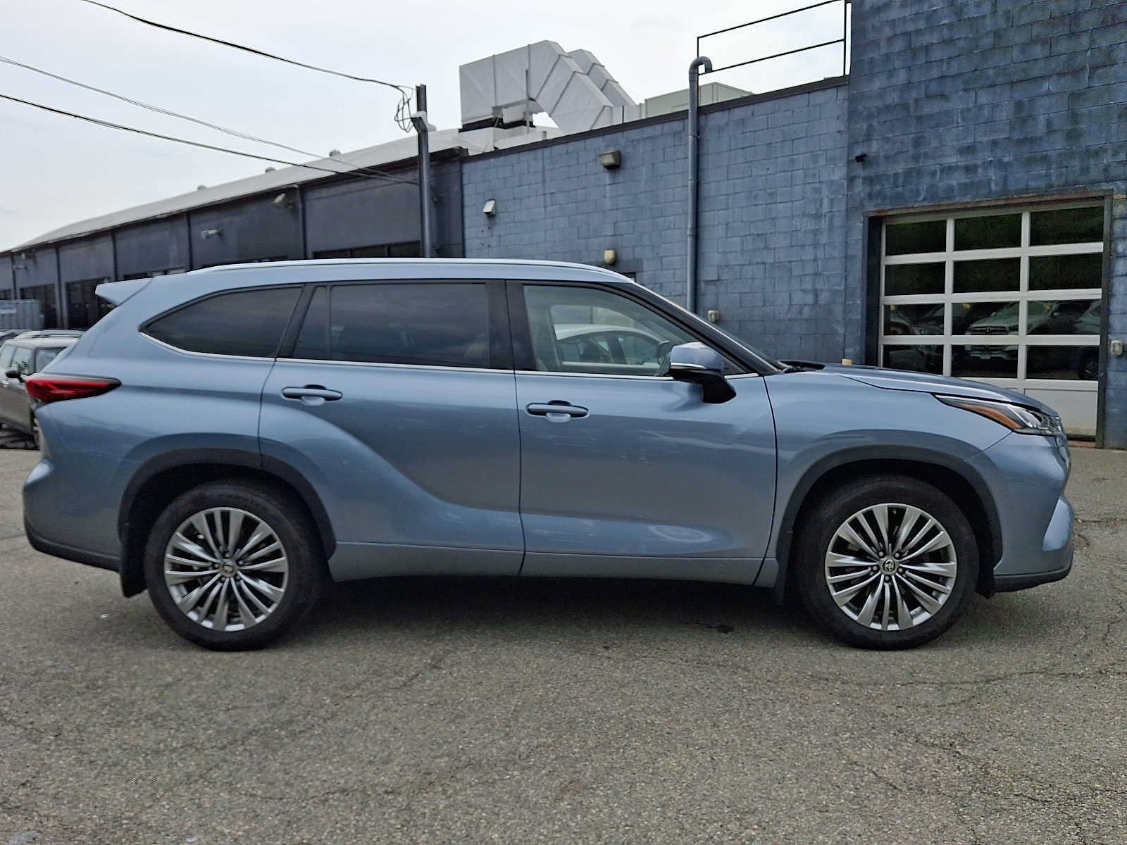 Used 2021 Toyota Highlander Platinum AWD/4WD image 7