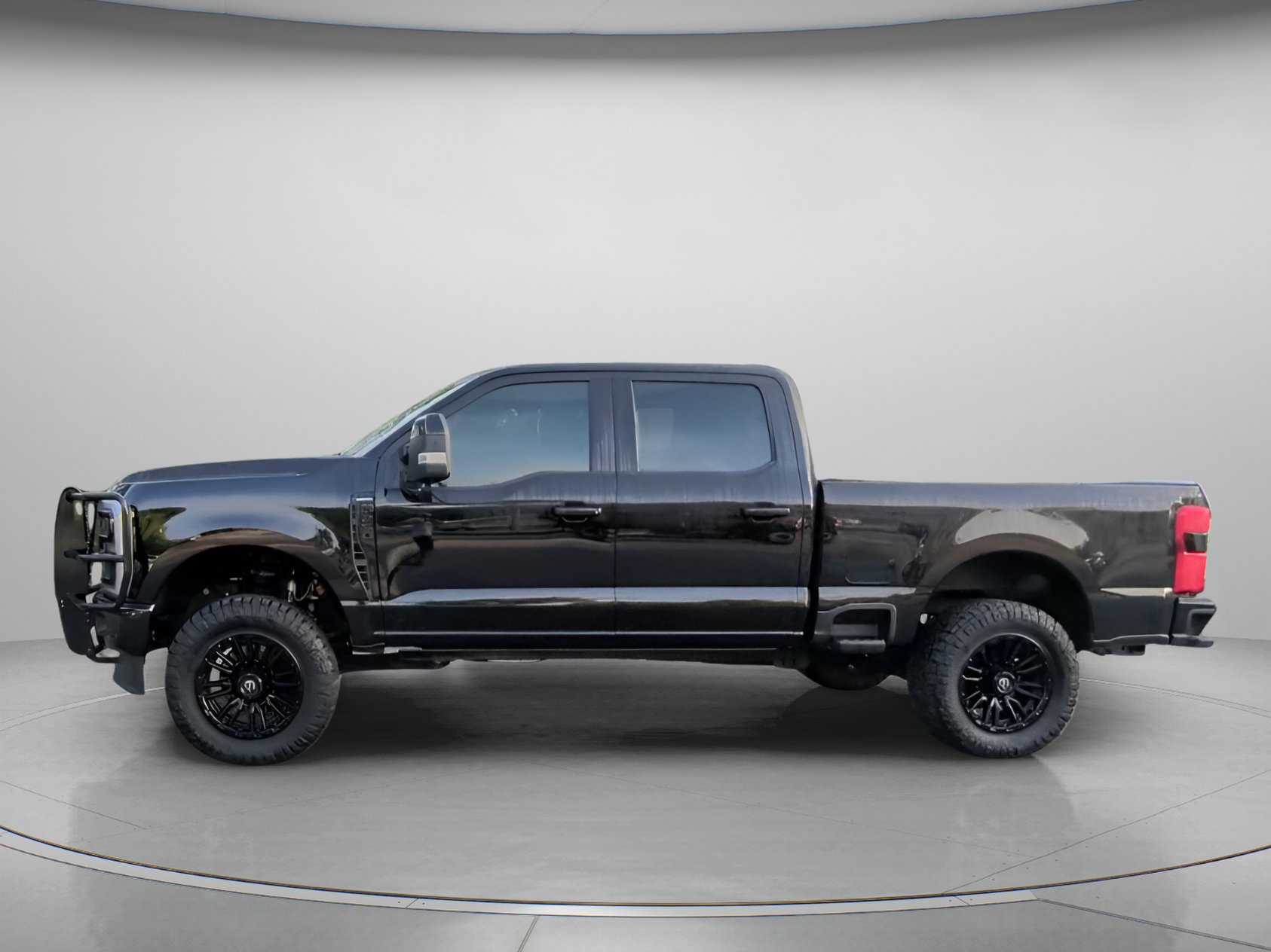 Used 2025 Ford F250 Lariat w/ Black Appearance Package AWD/4WD image 16