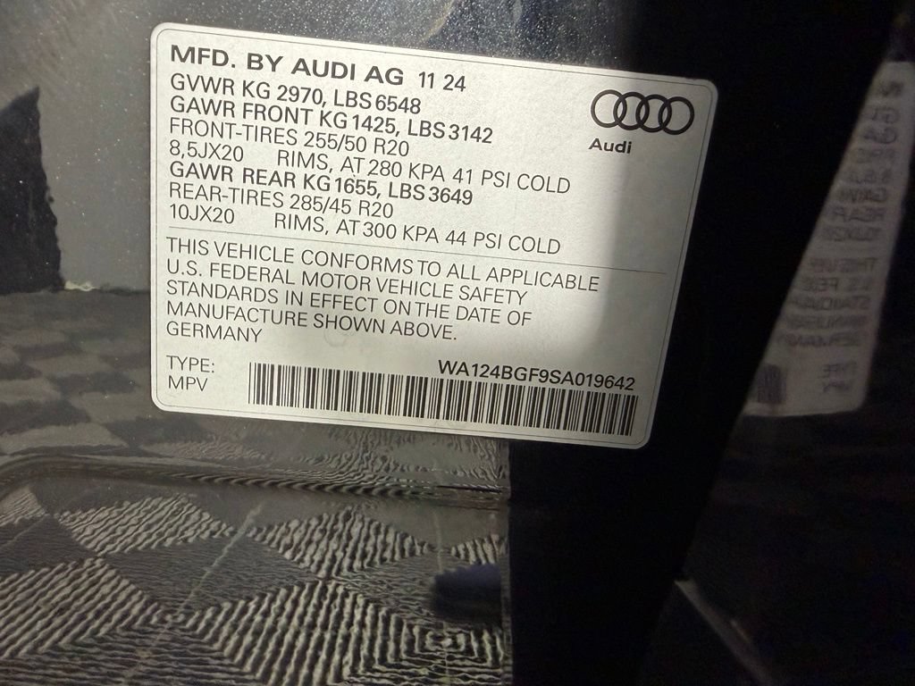 Used 2025 Audi Q6 e-tron Premium Plus w/ Premium Plus AWD/4WD image 37
