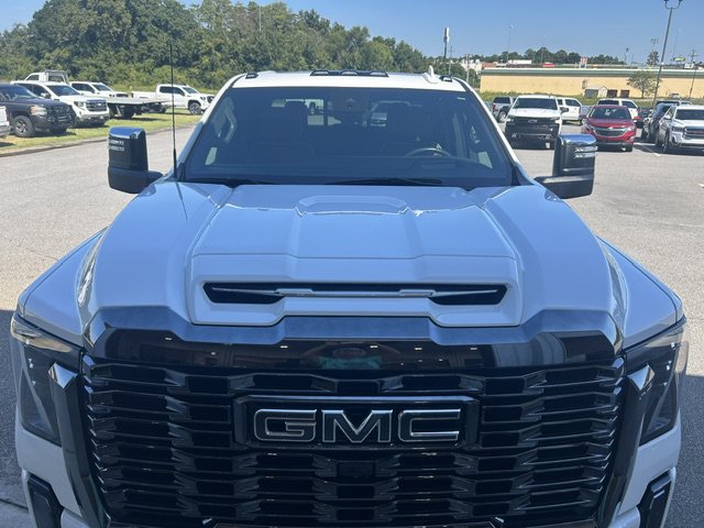 Used 2024 GMC Sierra 2500 Denali Ultimate AWD/4WD image 2