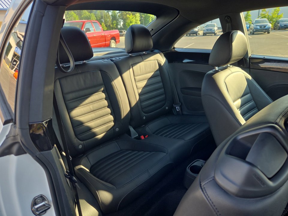 Used 2012 Volkswagen Beetle Turbo FWD image 33