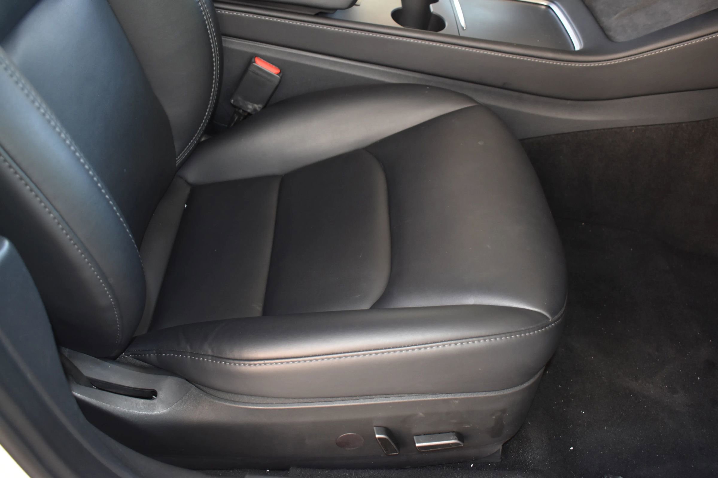 Used 2023 Tesla Model 3 Standard Range RWD image 17