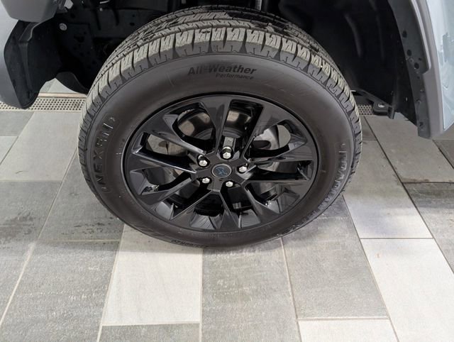 Used 2025 Jeep Wrangler Unlimited Sahara w/ Safety Group AWD/4WD image 7