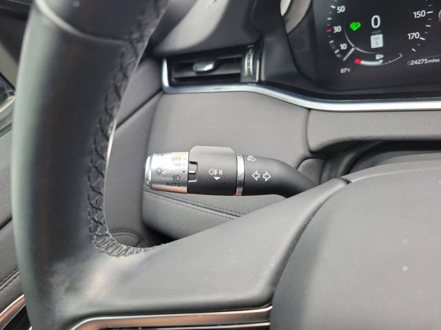 Used 2022 Land Rover Range Rover Evoque SE AWD/4WD image 24