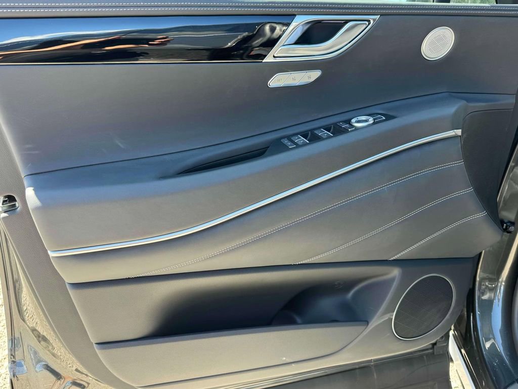 New 2025 Genesis GV80 2.5T Standard image 16