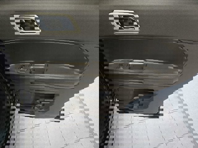 Used 2014 Ford Explorer XLT w/ Equipment Group 202A image 6