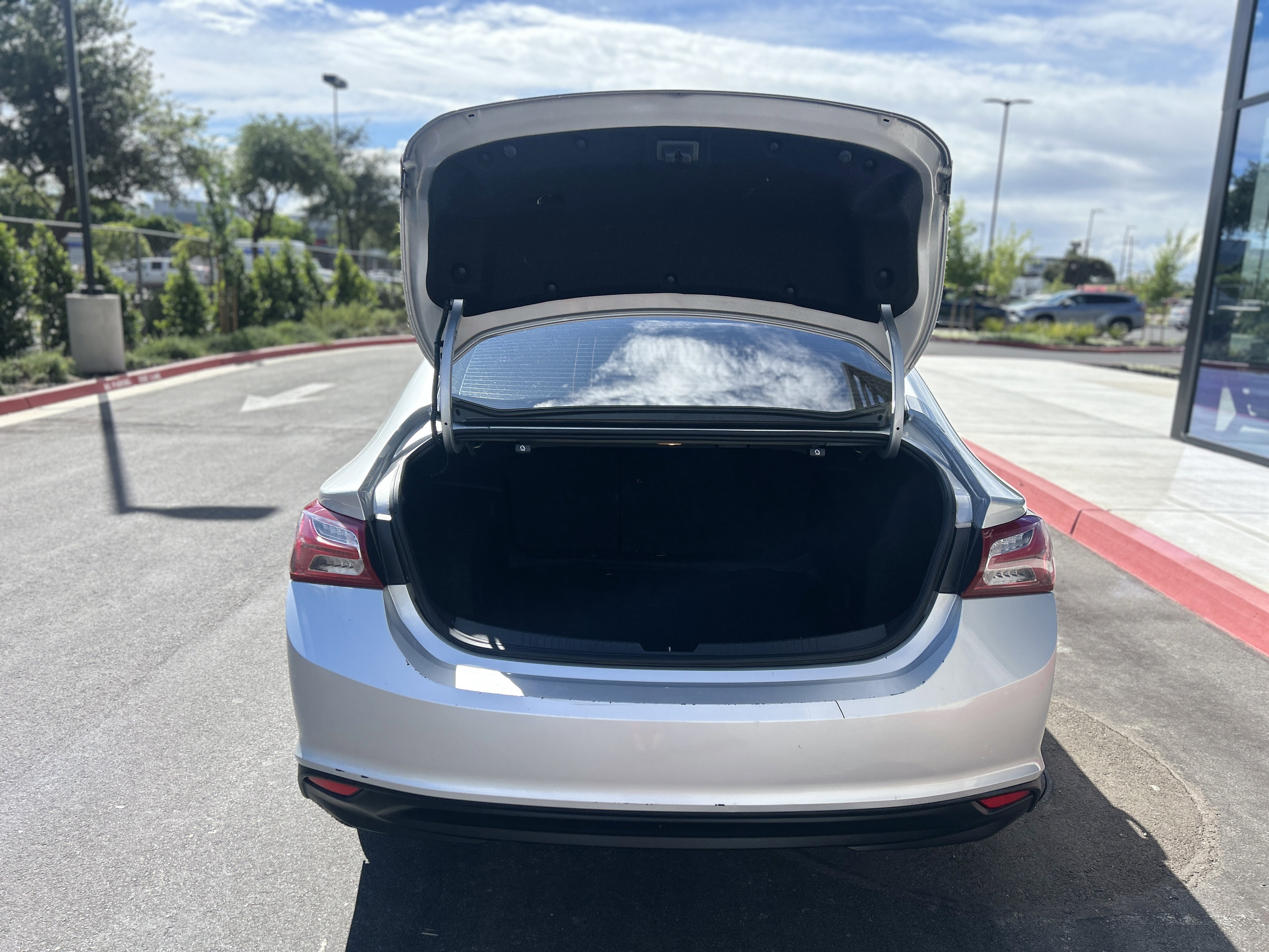 Used 2019 Chevrolet Malibu LT FWD image 19