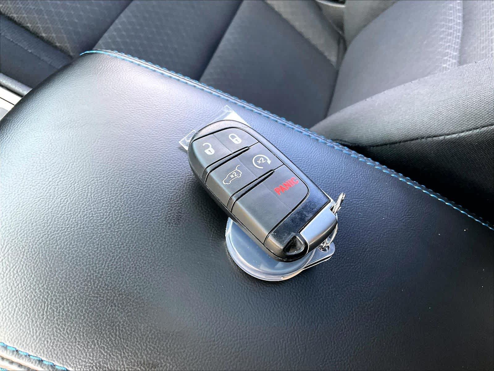 Used 2019 Jeep Grand Cherokee Laredo AWD/4WD image 15
