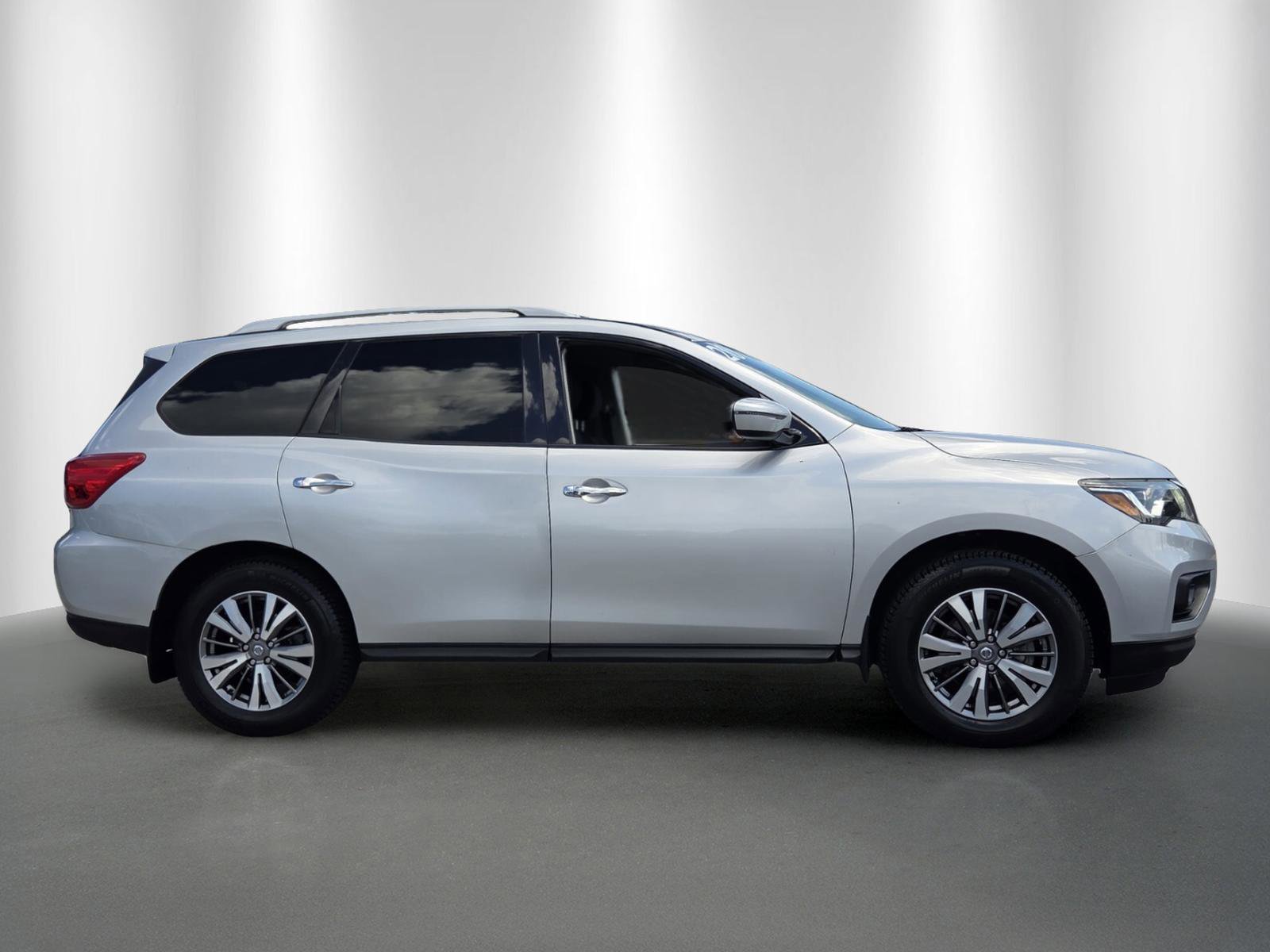 Used 2020 Nissan Pathfinder S FWD image 8