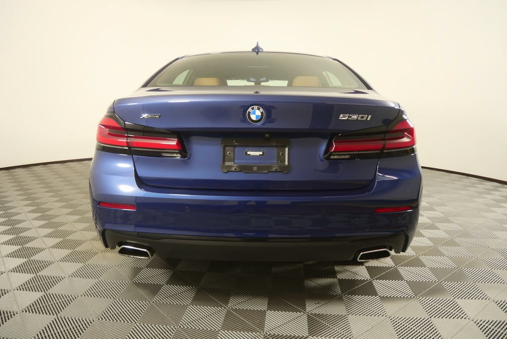 Certified 2023 BMW 530i xDrive w/ Premium Package AWD/4WD image 4