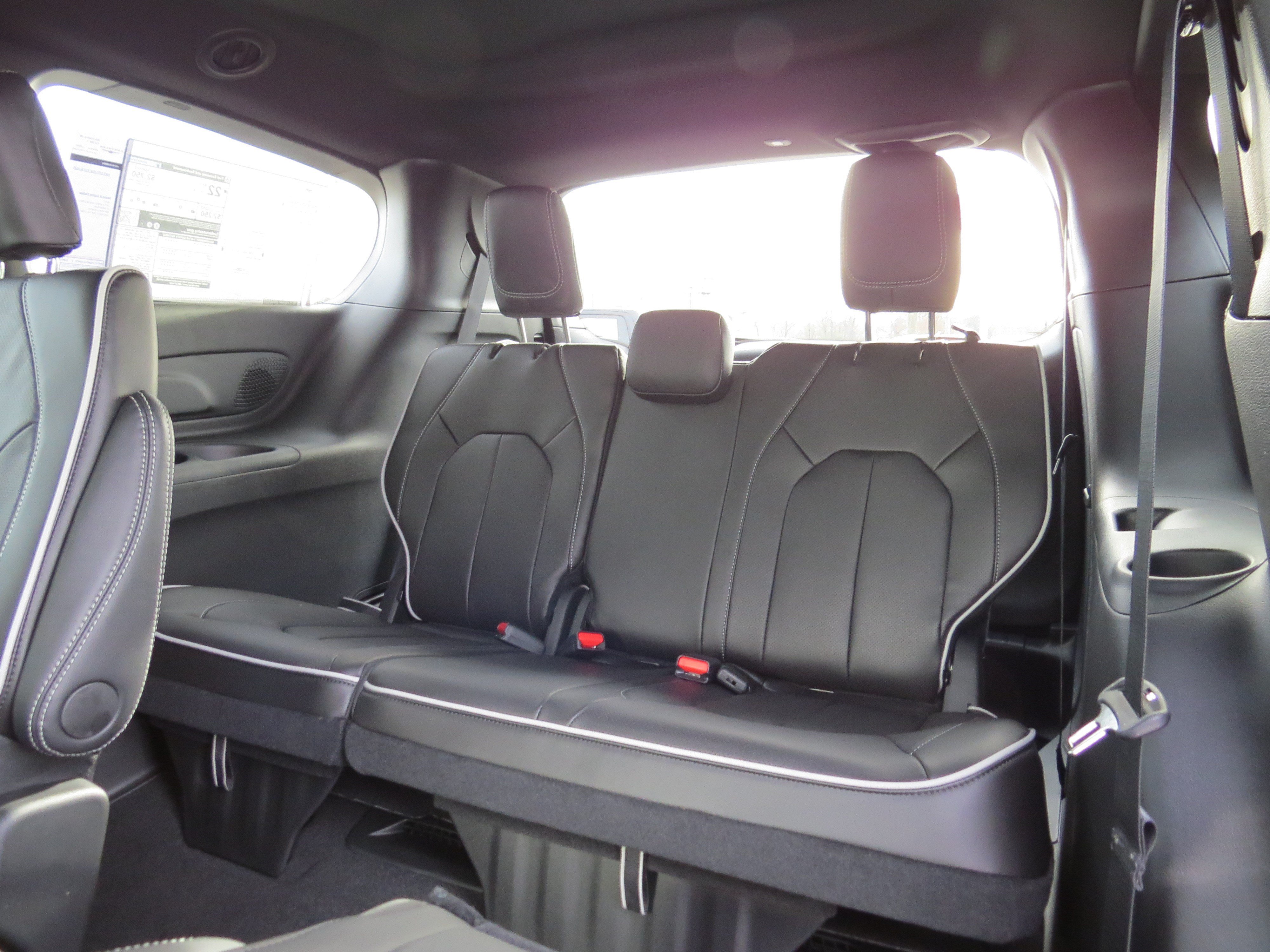 New 2026 Chrysler Pacifica Limited FWD image 16