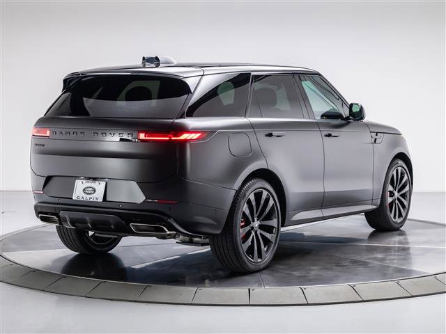 Used 2025 Land Rover Range Rover Sport Dynamic SE image 5