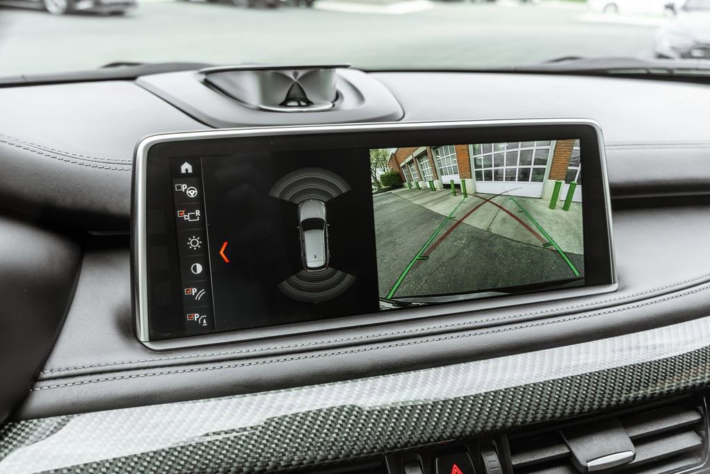 Used 2018 BMW X5 M image 12