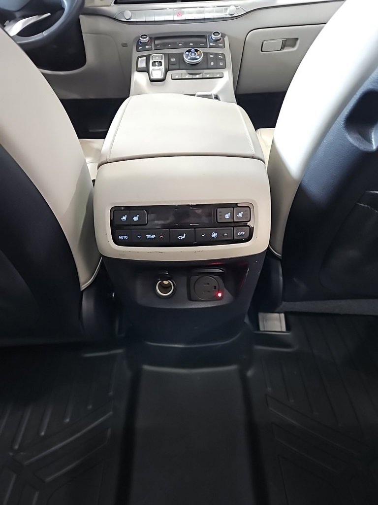 Used 2022 Hyundai Palisade Limited image 18