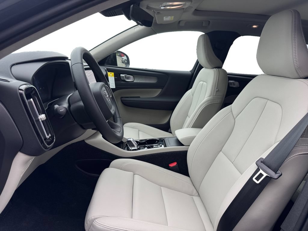 New 2026 Volvo XC40 B5 Ultra w/ Protection Package Premier AWD/4WD image 10