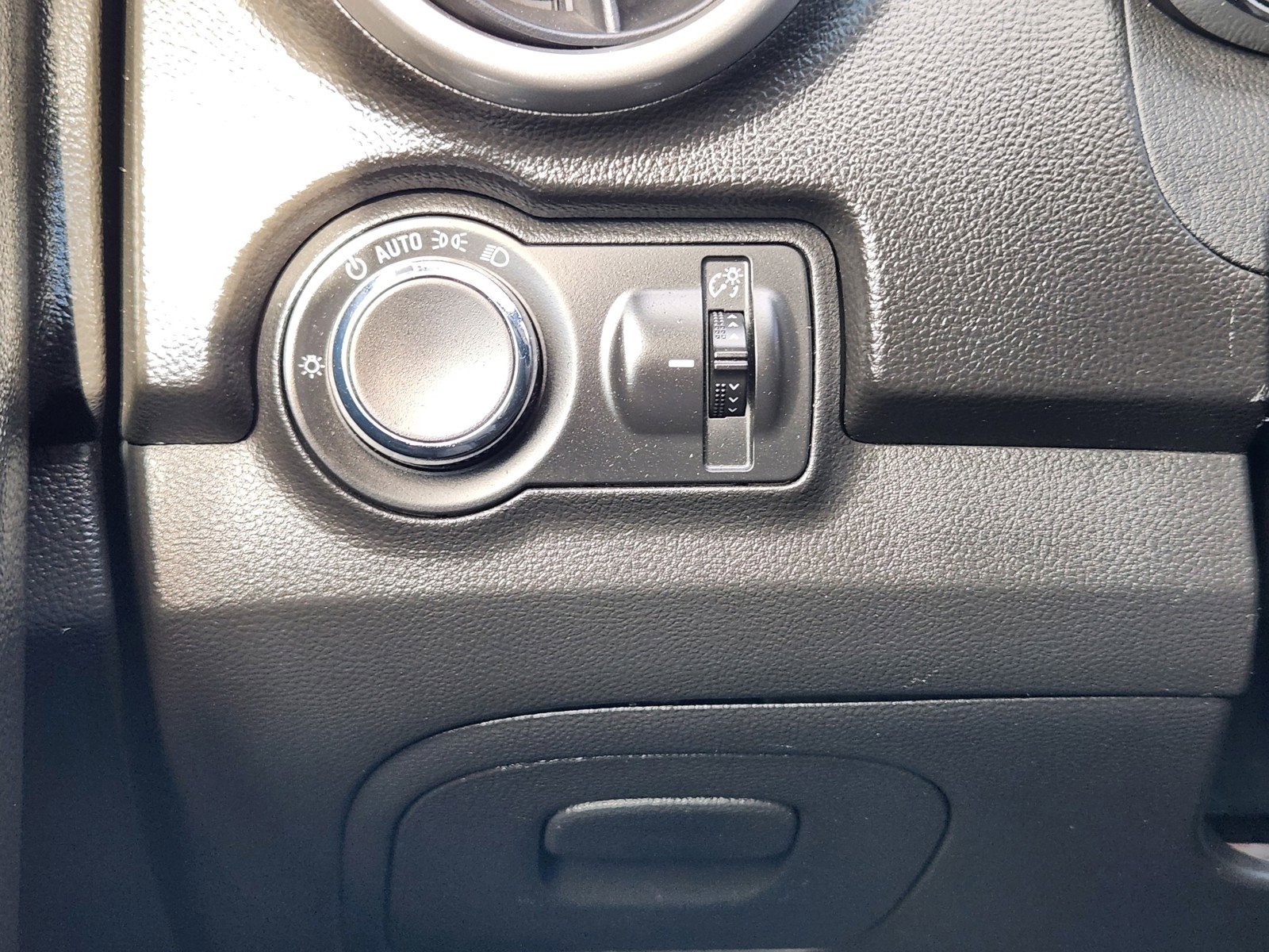 Used 2015 Chevrolet Trax LT image 16