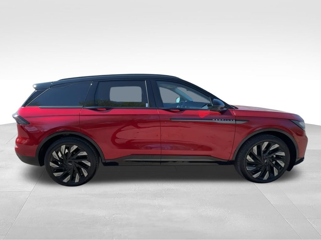 New 2026 Lincoln Nautilus Reserve w/ Jet Appearance Package AWD/4WD image 9