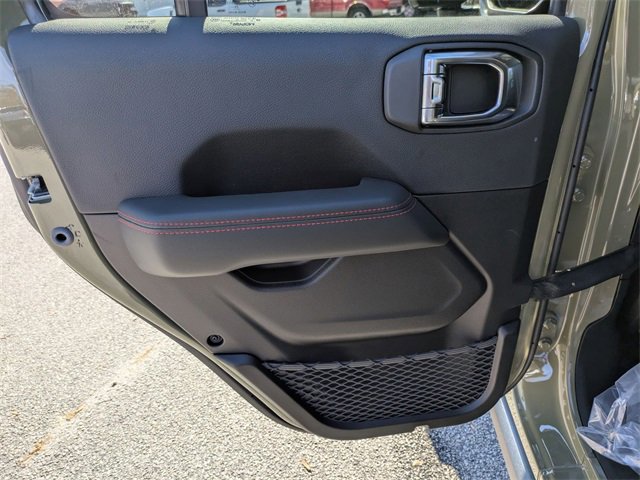 New 2026 Jeep Wrangler Unlimited Rubicon w/ Xtreme 35 Tire Package image 28