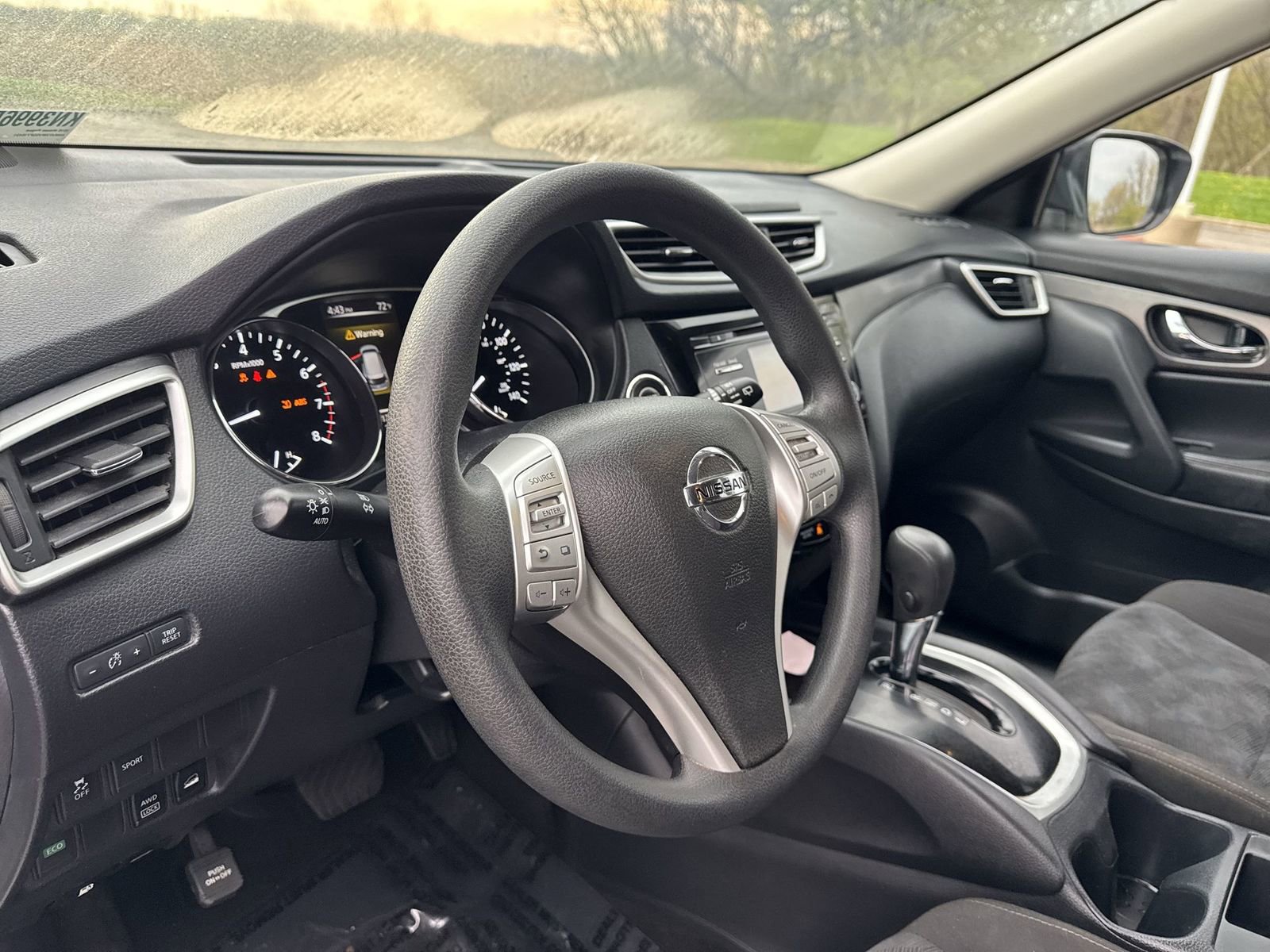 Used 2016 Nissan Rogue SV image 20