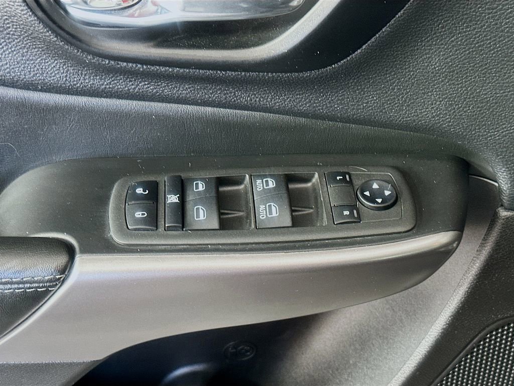 Used 2022 Jeep Cherokee Latitude Lux image 17