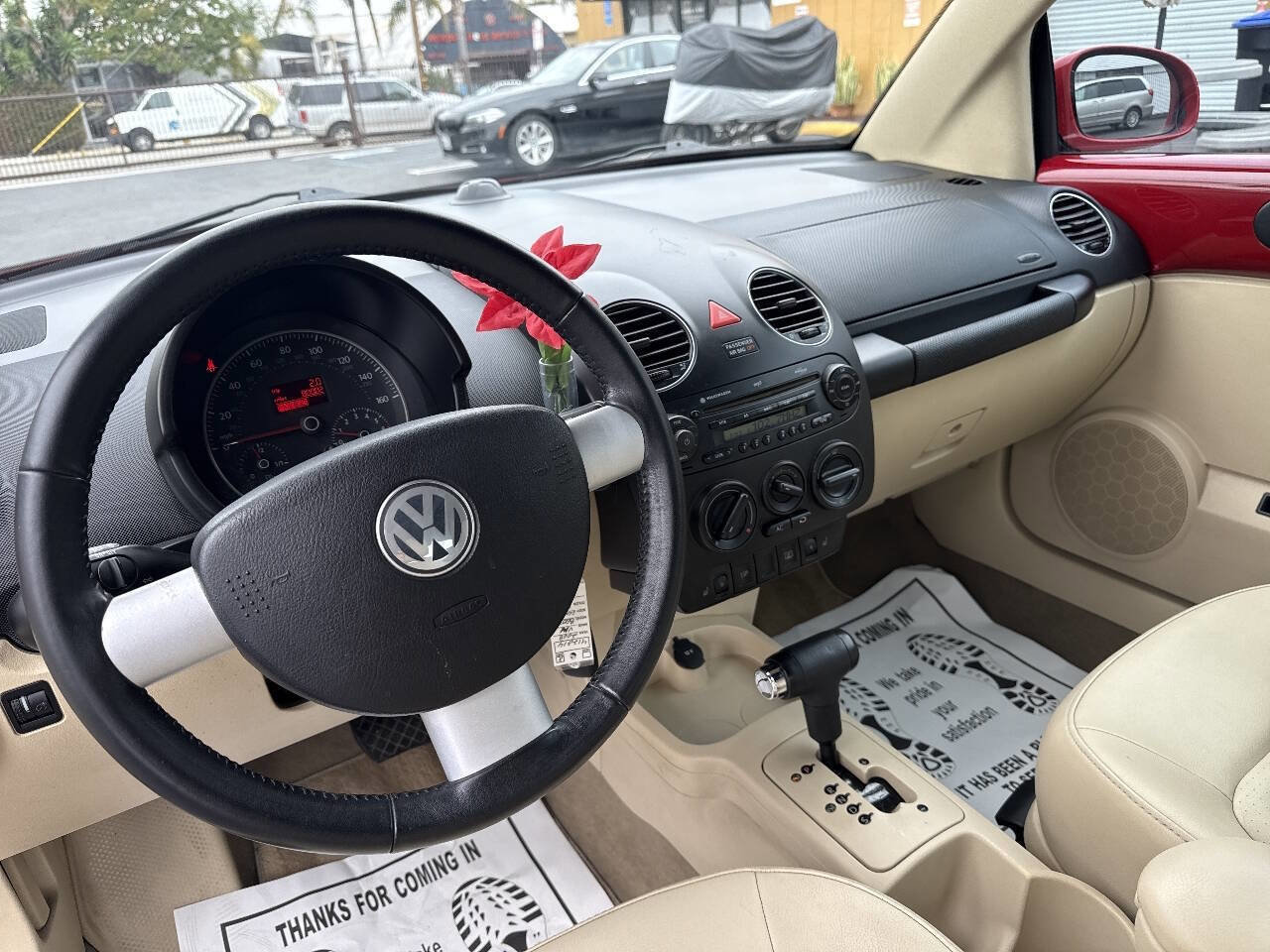 Used 2008 Volkswagen Beetle SE FWD image 26