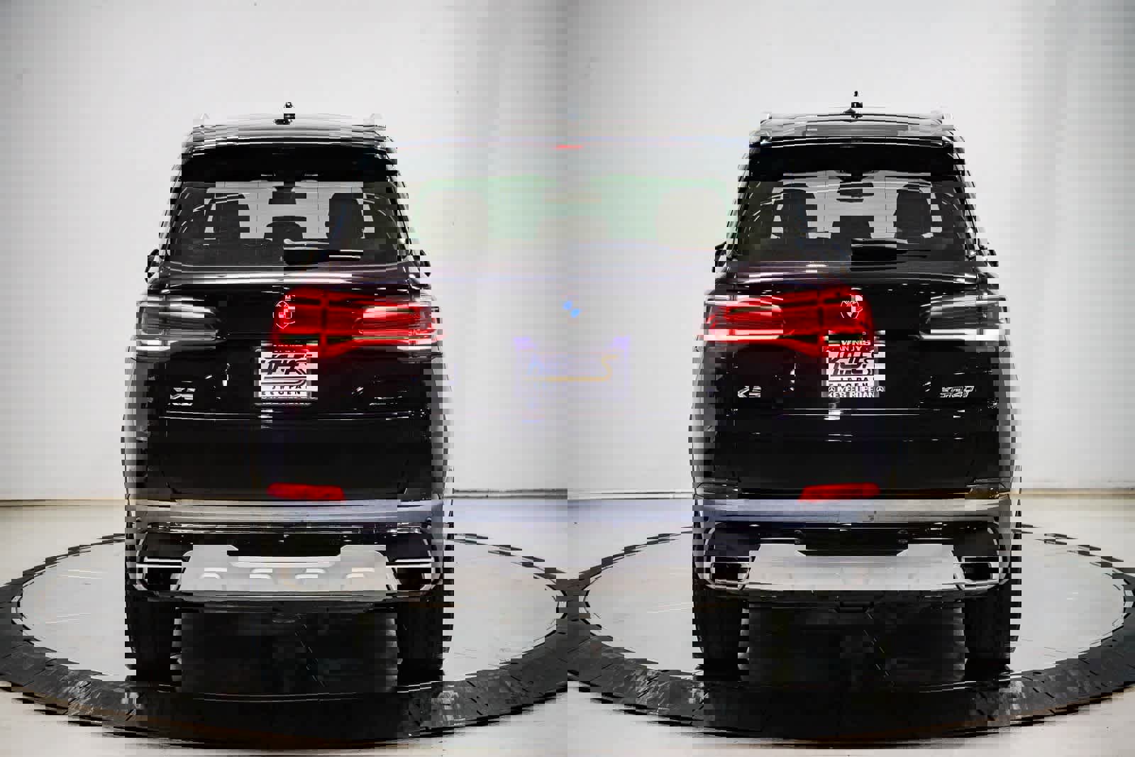 Used 2022 BMW X5 xDrive40i w/ Parking Assistance Package image 3