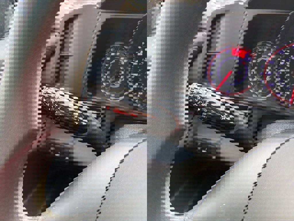 Certified 2022 Hyundai Elantra SEL image 28