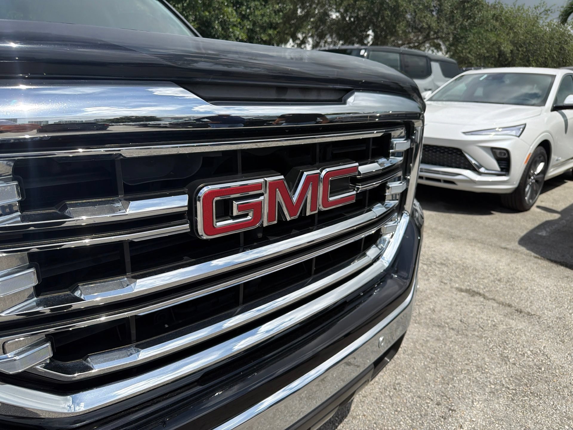 Used 2018 GMC Sierra 1500 SLT w/ Enhanced Driver Alert Package RWD image 6