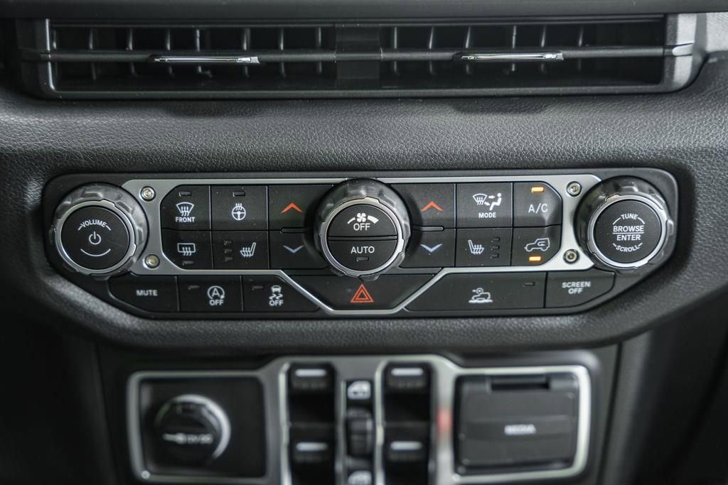 New 2025 Jeep Gladiator Sport AWD/4WD image 24