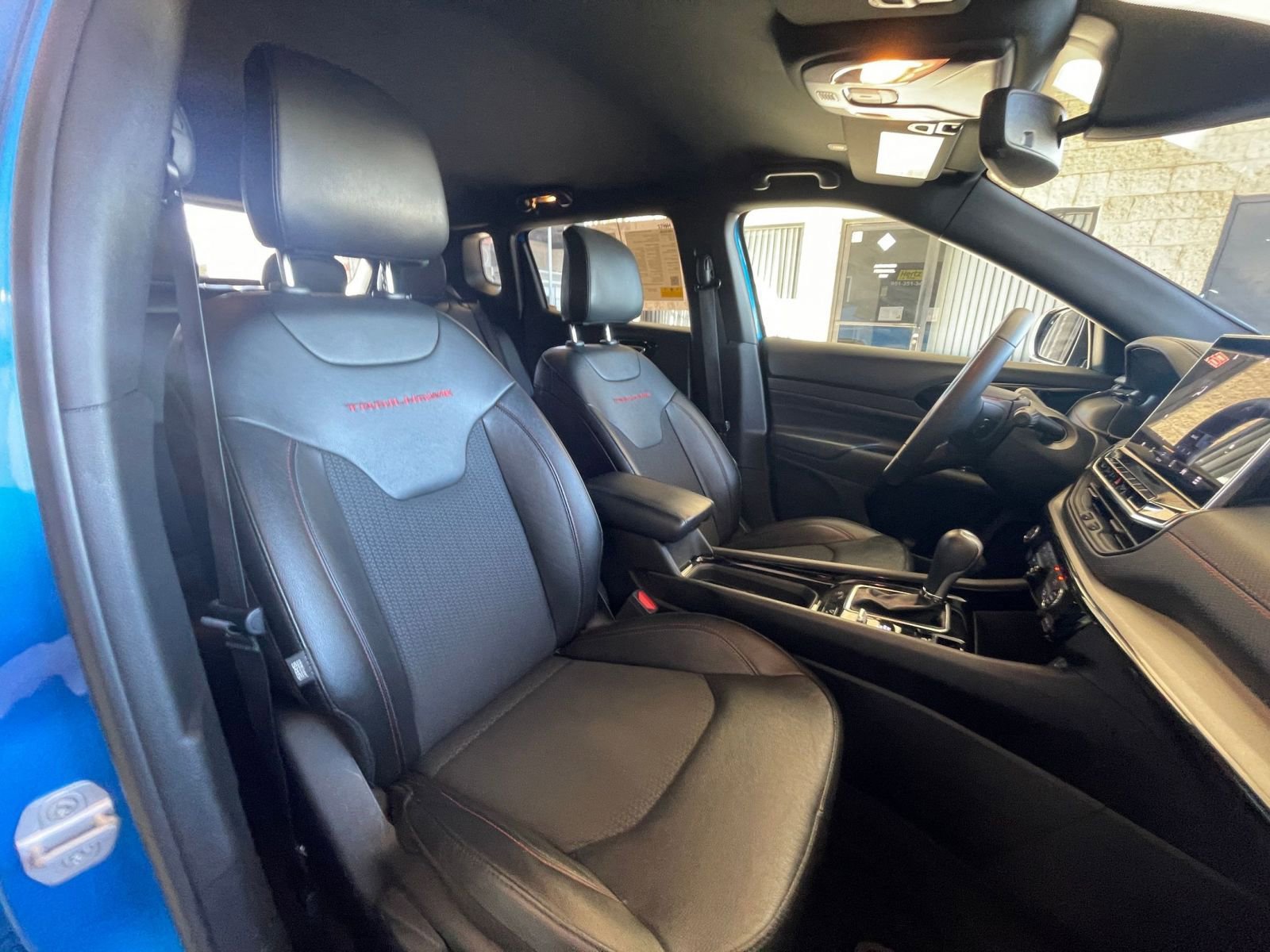 Used 2025 Jeep Compass Trailhawk AWD/4WD image 35