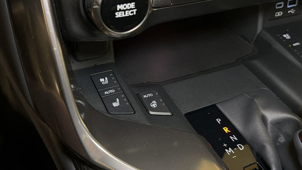 Used 2024 Lexus LX 600 4WD w/ Appearance Package image 32