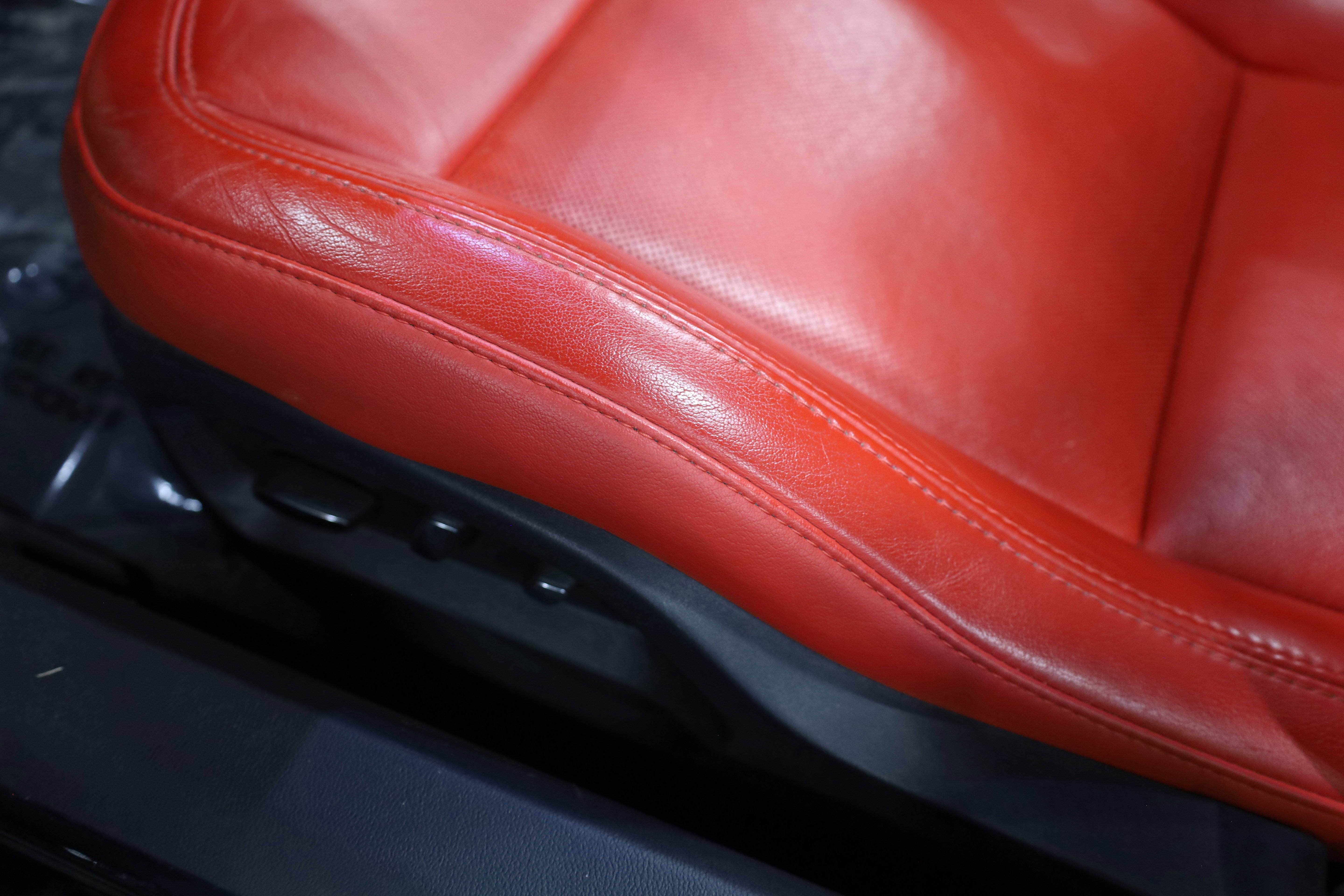 Used 2014 Chevrolet Corvette Stingray Convertible w/ 2LT Preferred Equipment Group image 21