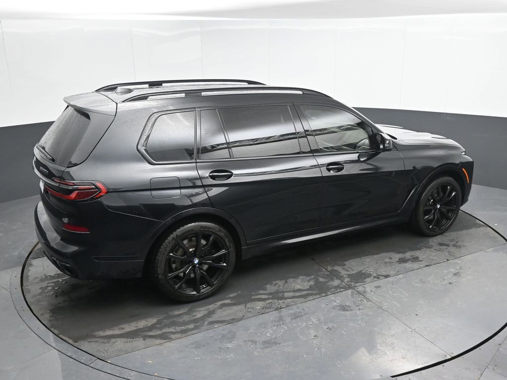 Used 2025 BMW X7 M60i image 41