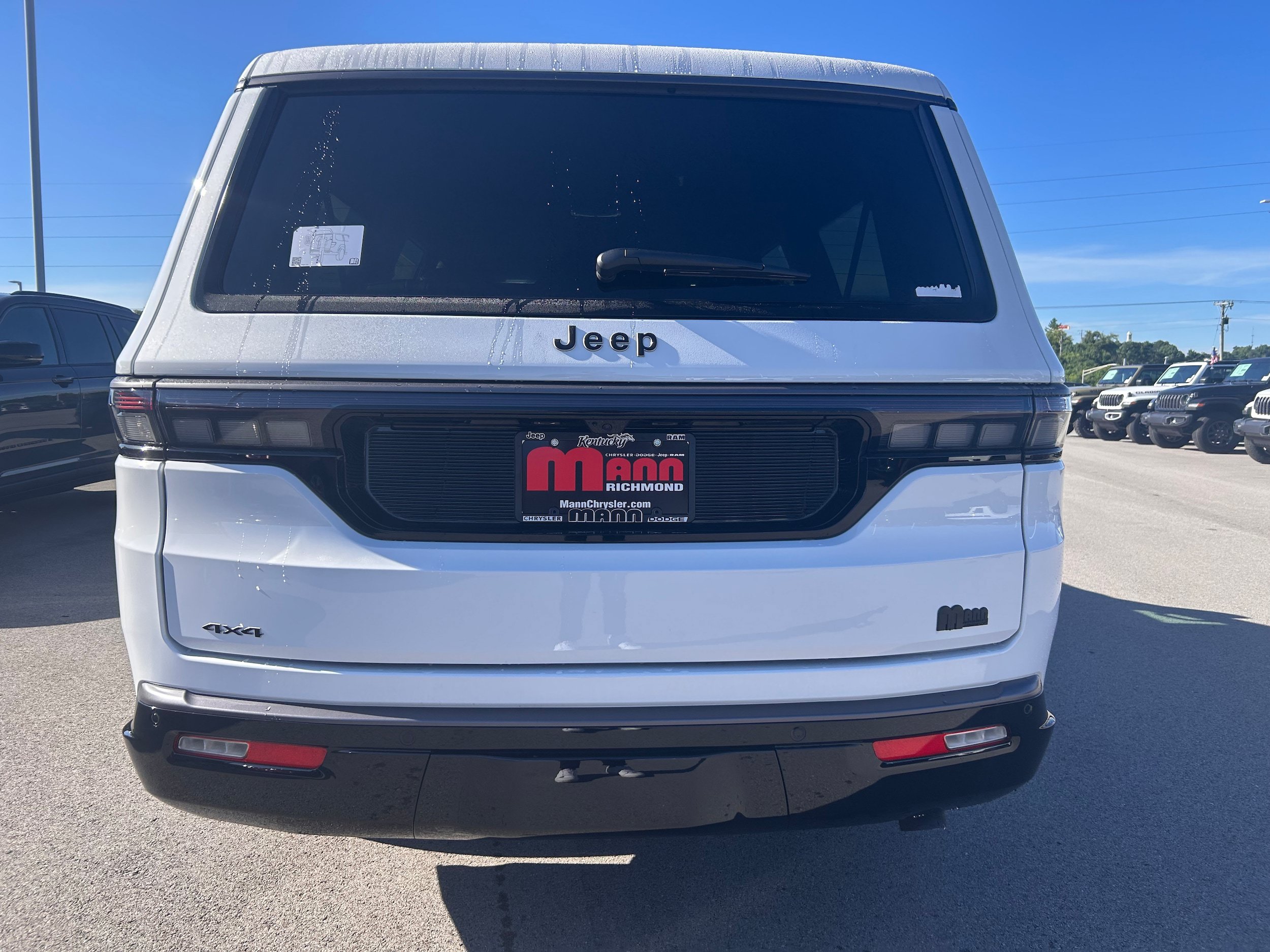 New 2026 Jeep Grand Wagoneer L Limited w/ Premium Group II AWD/4WD image 4