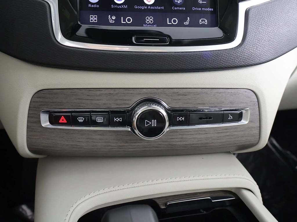 Used 2024 Volvo XC90 T8 Plus w/ Protection Package Premier AWD/4WD image 57