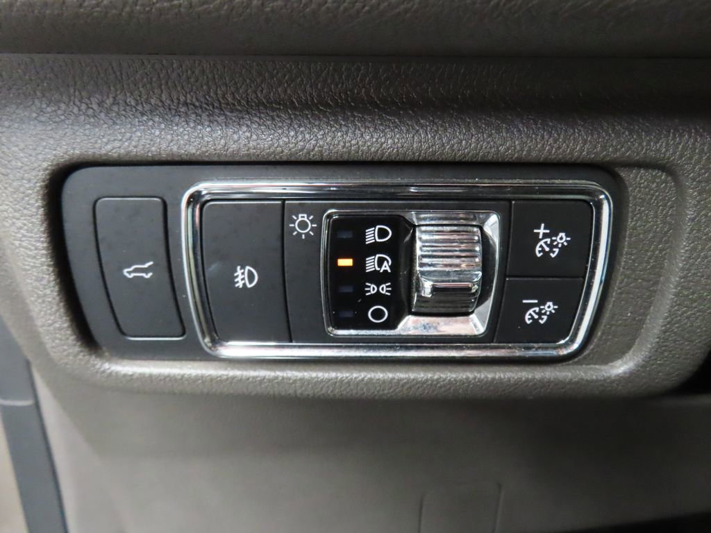Used 2020 Lincoln Corsair Reserve AWD/4WD image 58