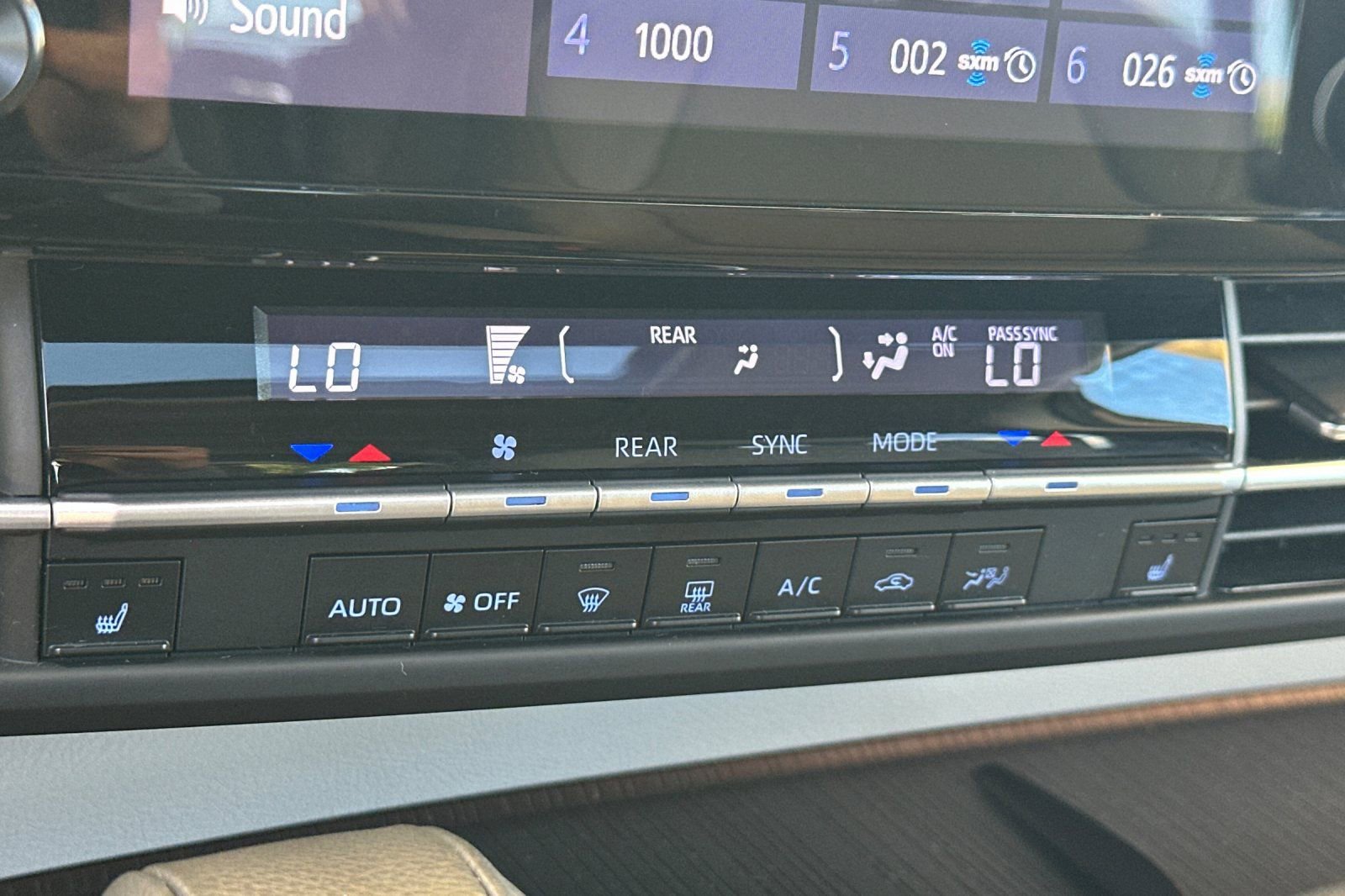 Certified 2022 Toyota Sienna XLE FWD image 26