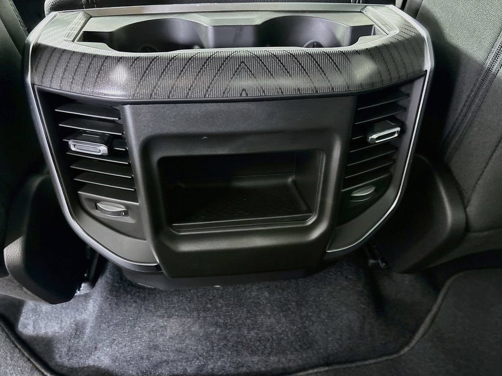 New 2026 RAM 1500 Express AWD/4WD image 17