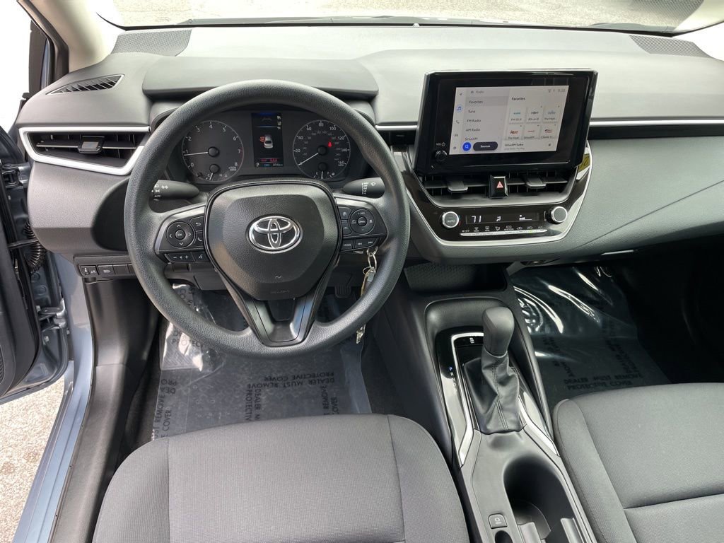 Used 2025 Toyota Corolla LE image 24