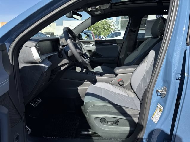 New 2026 Volkswagen Tiguan SE R-Line AWD/4WD image 19