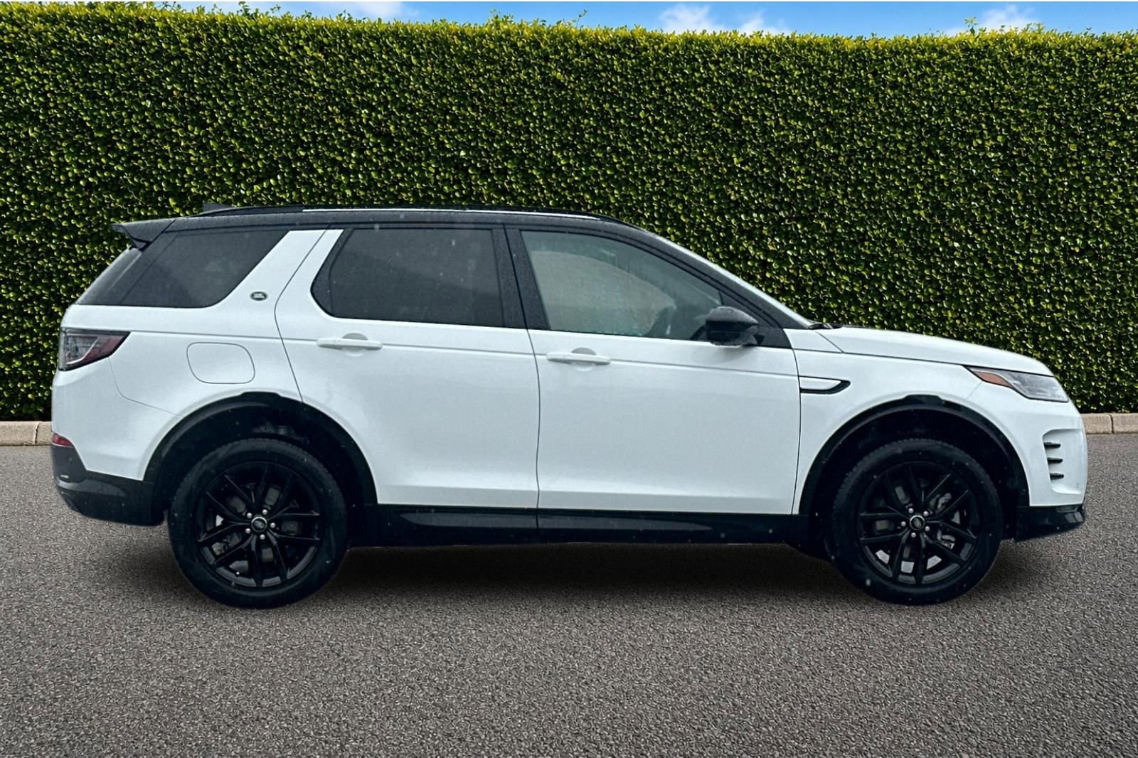 New 2026 Land Rover Discovery Sport Landmark AWD/4WD image 7