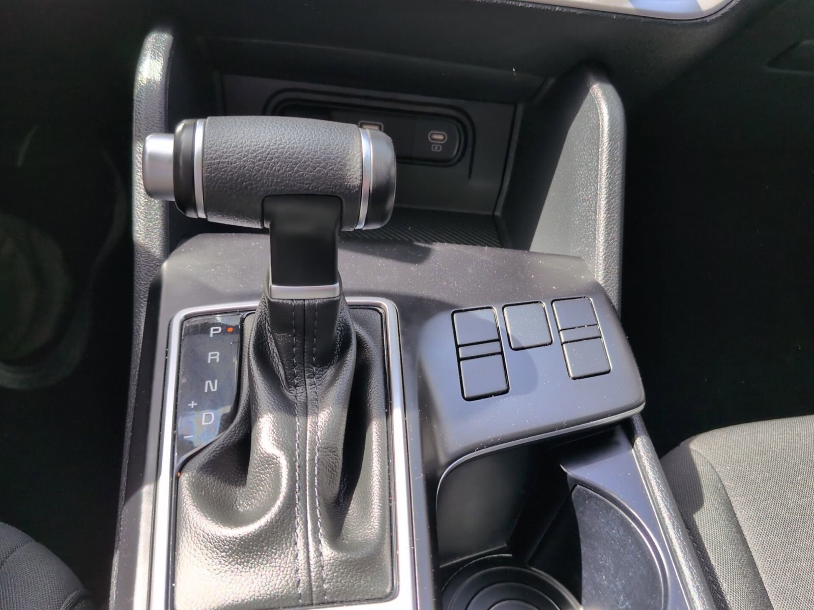 Used 2025 Kia Sportage LX image 24