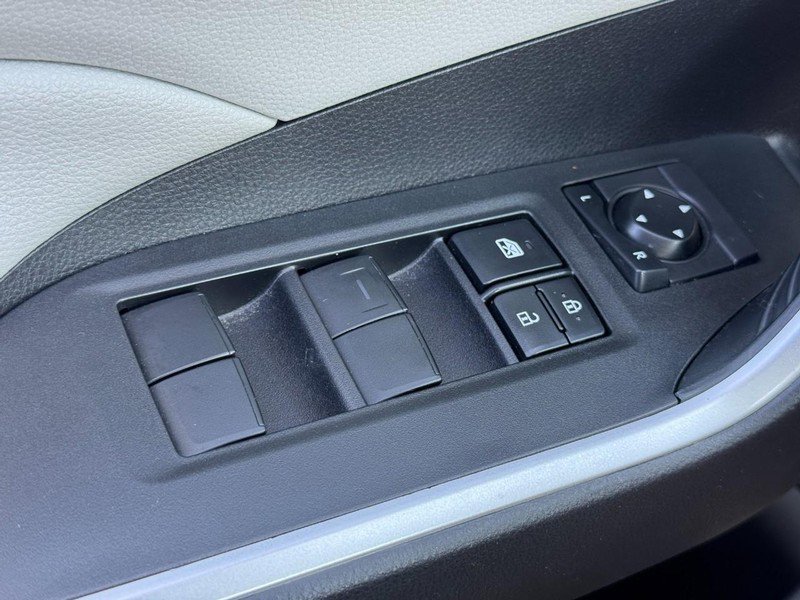 Used 2021 Toyota RAV4 XLE w/ Convenience Package image 22