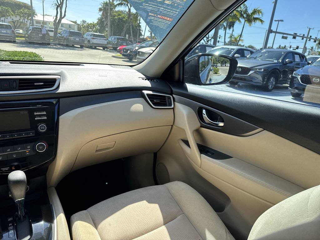 Used 2016 Nissan Rogue S w/ Appearance Package FWD image 15