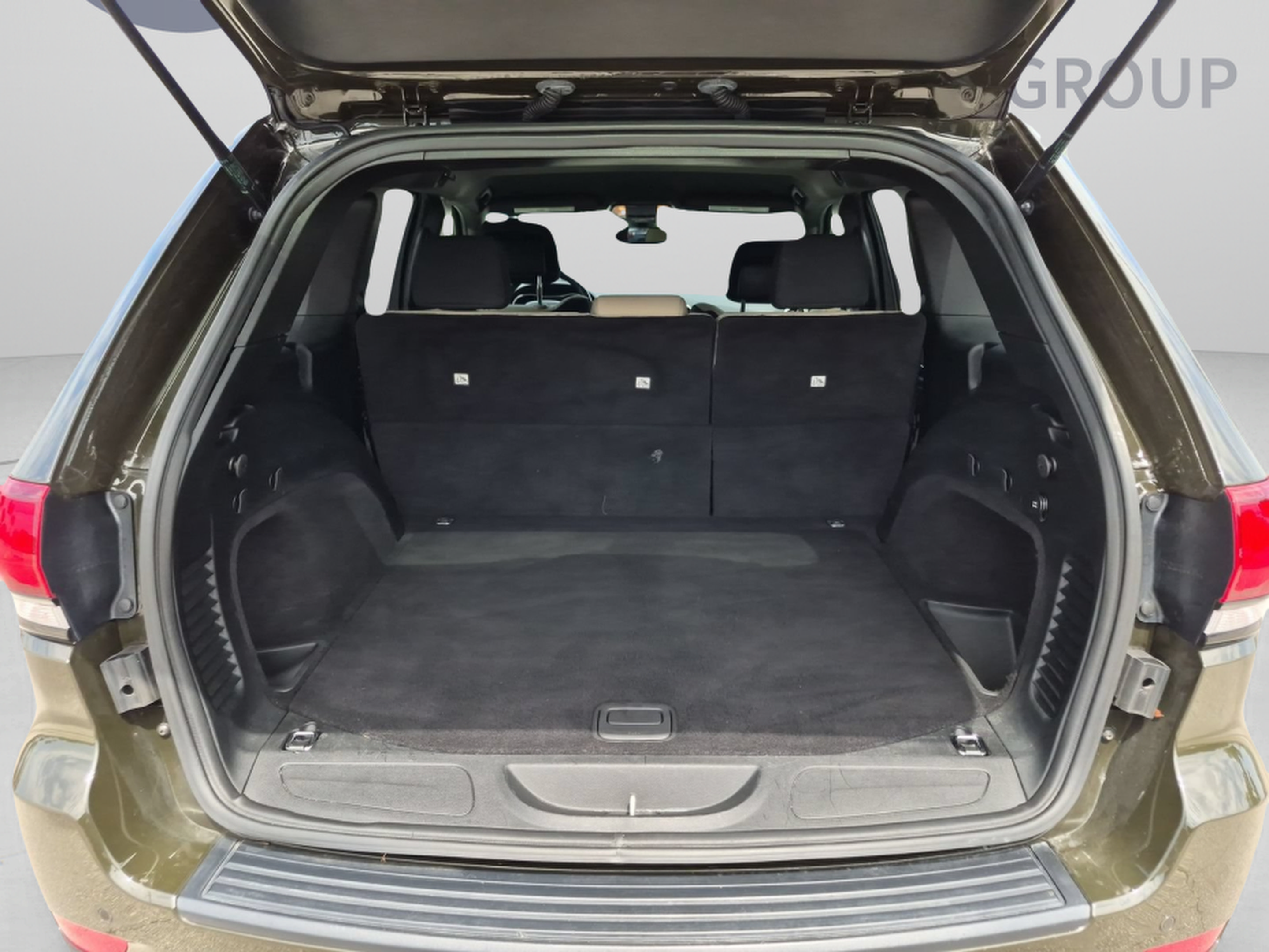 Used 2017 Jeep Grand Cherokee Laredo 75th Anniversary RWD image 29