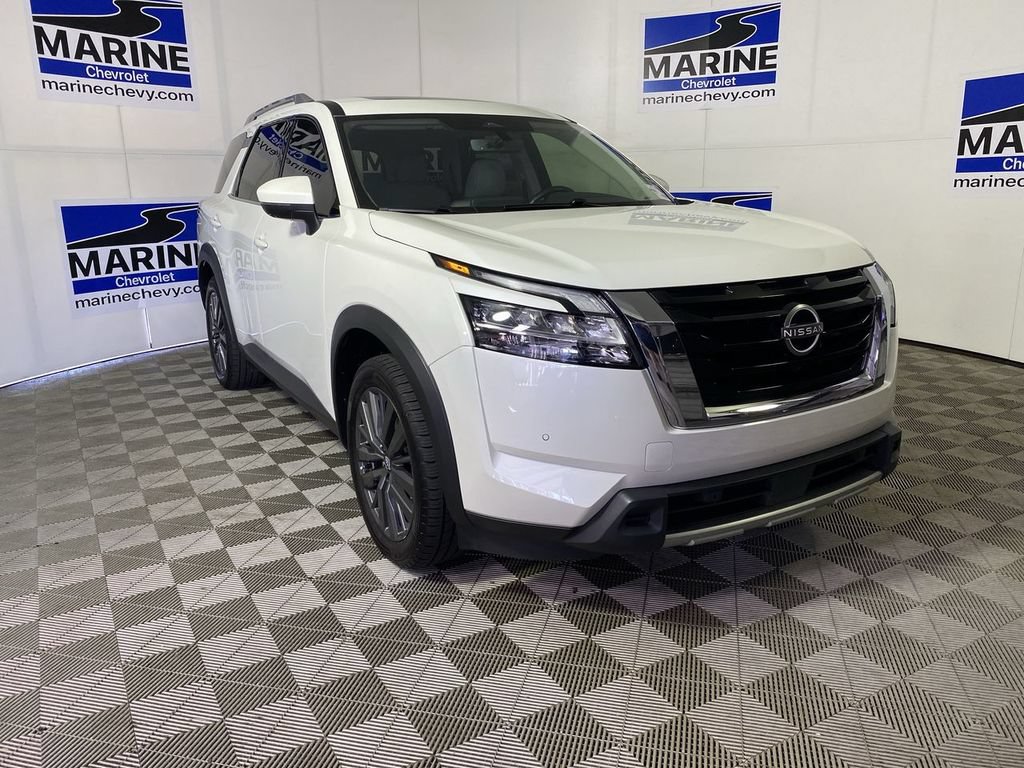 Used 2024 Nissan Pathfinder SL w/ SL Premium Package