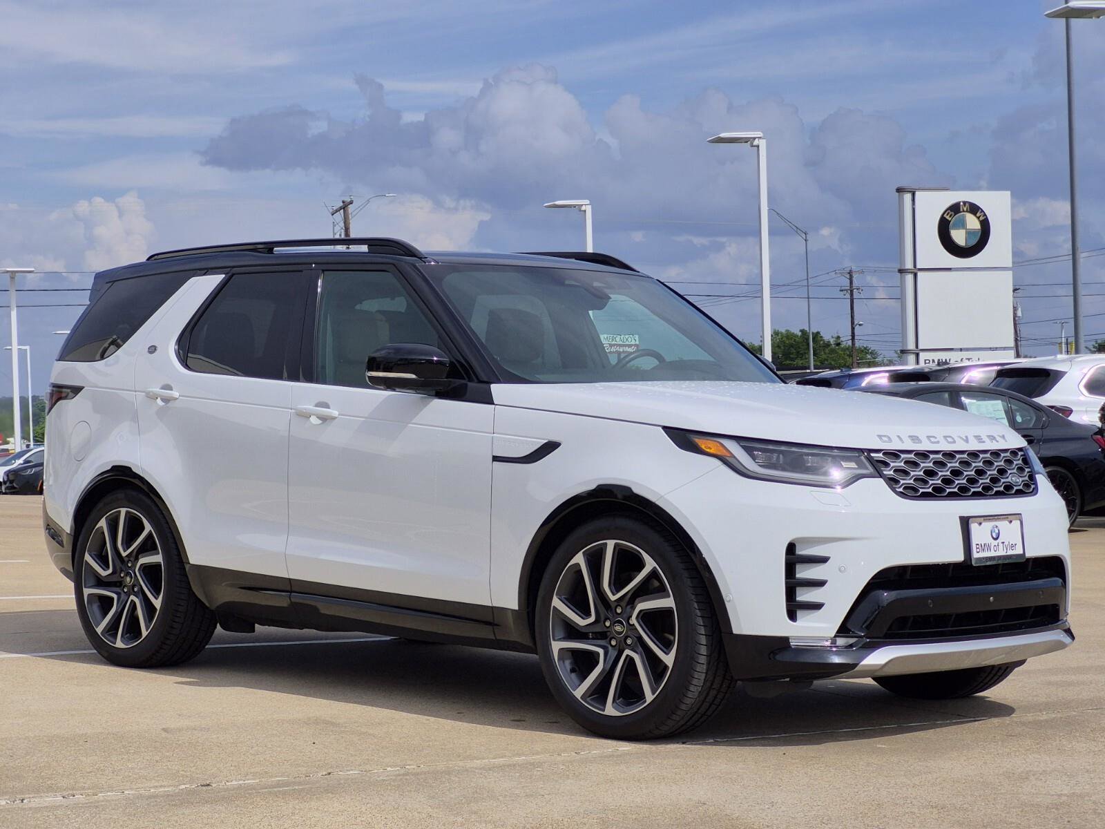 Used 2024 Land Rover Discovery Metropolitan Edition AWD/4WD image 3