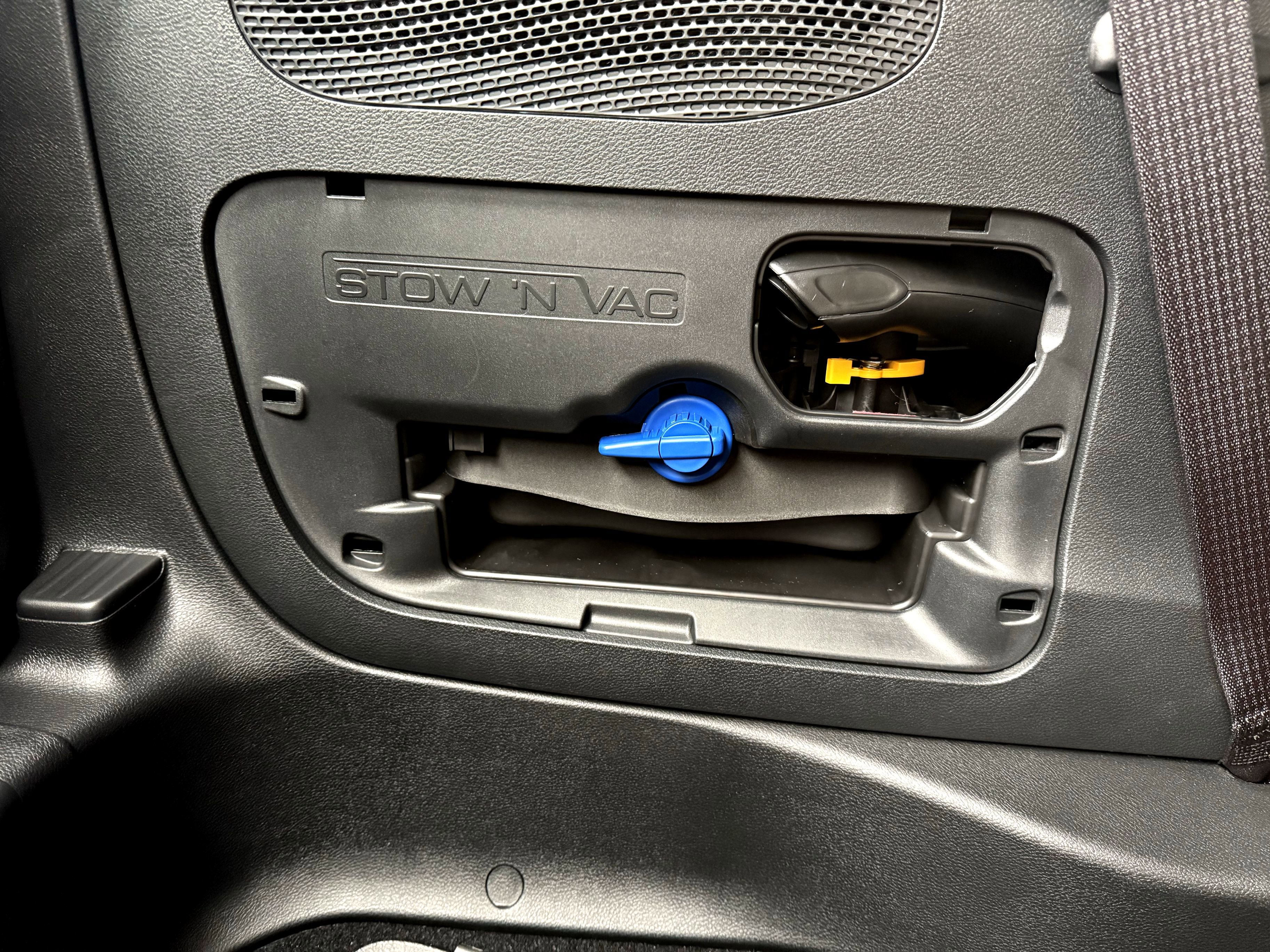 New 2026 Chrysler Pacifica Limited image 36