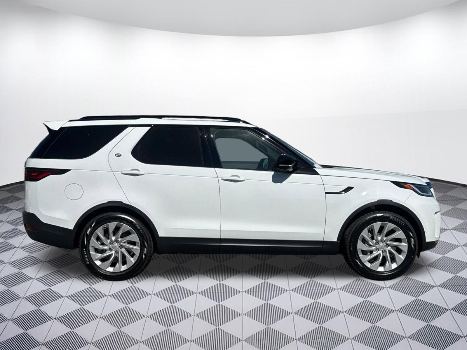 New 2026 Land Rover Discovery S AWD/4WD image 8